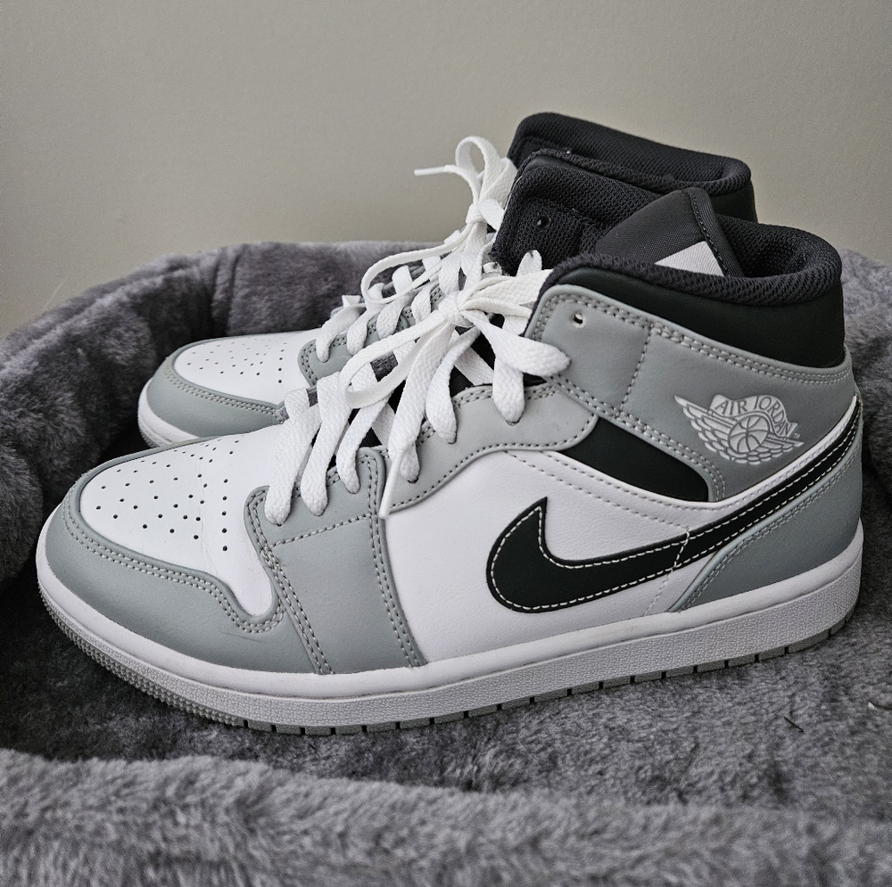 Nike Air Jordan Mid Sneakers - Gray and White - Mens Size 8